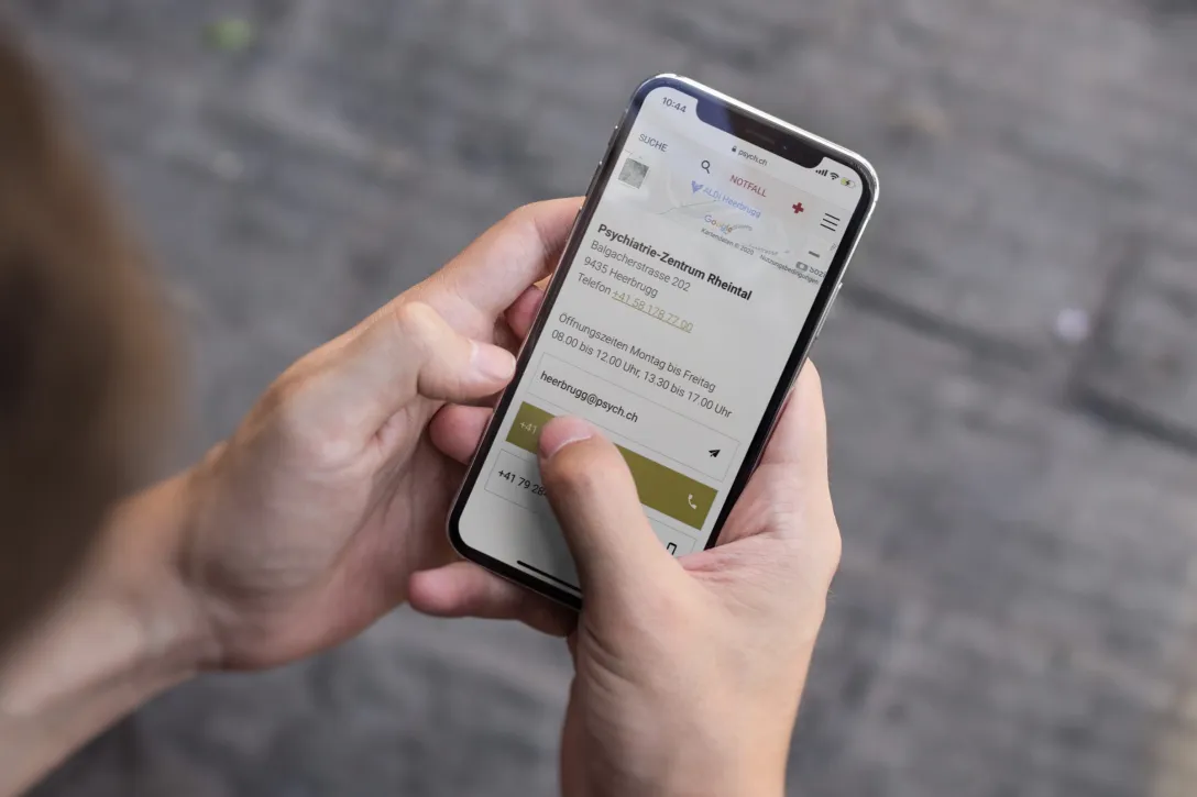 Smartphone als bevorzugter digitaler Zugangspunkt, schneller Kontakt ermöglichen mit «Call to Action»