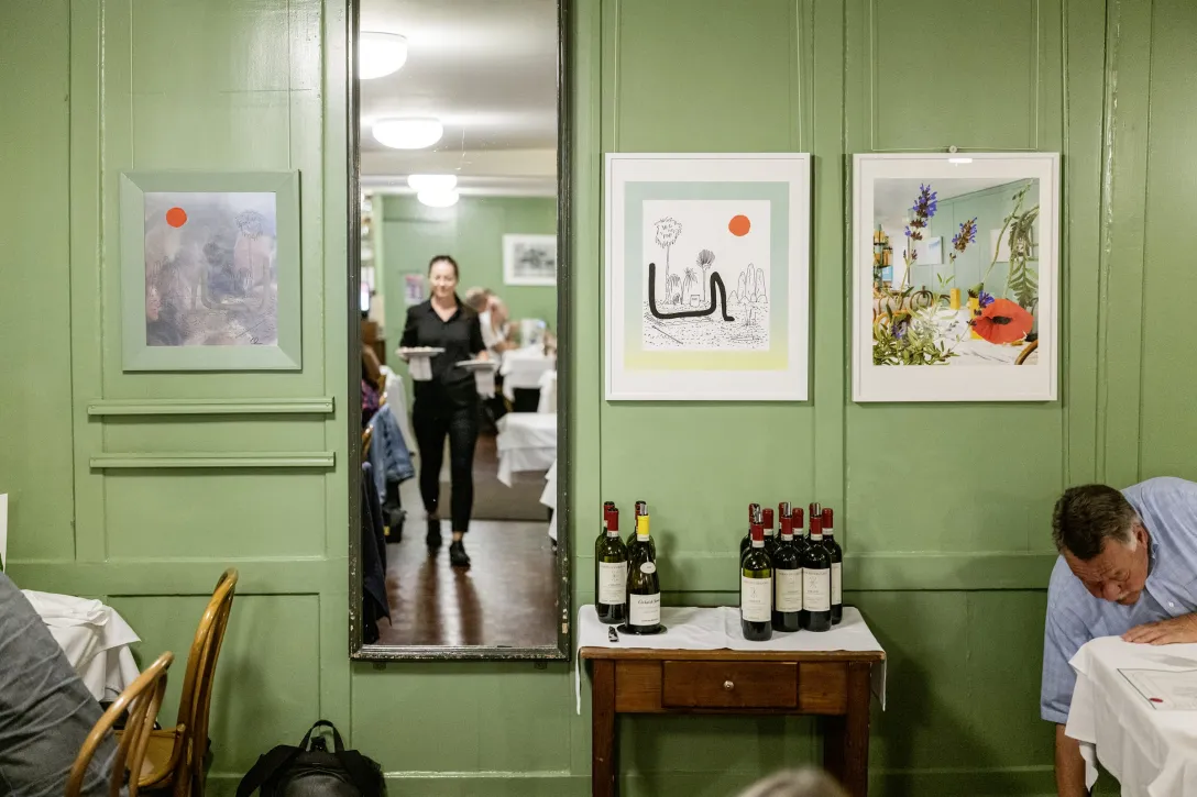 Service Personal, Wein, Kunde, Druckplatte, Bild, Traditionell-italienische Gaststube